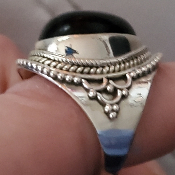 Sterling Silver ring - Picture 2 of 2